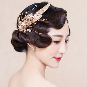 Vintage 1920 Style Hairpiece - Gold & Pearl